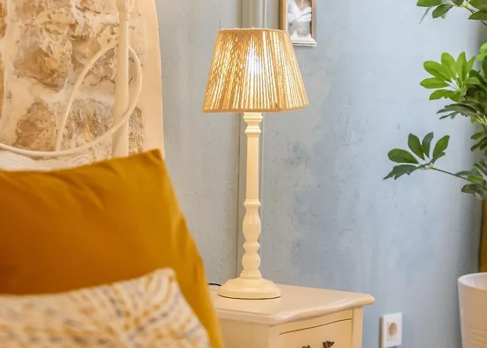 Newly Renovated Romantic