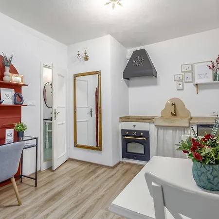 Newly Renovated Romantic * Rovinj