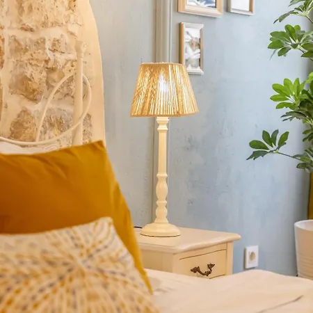 Newly Renovated Romantic